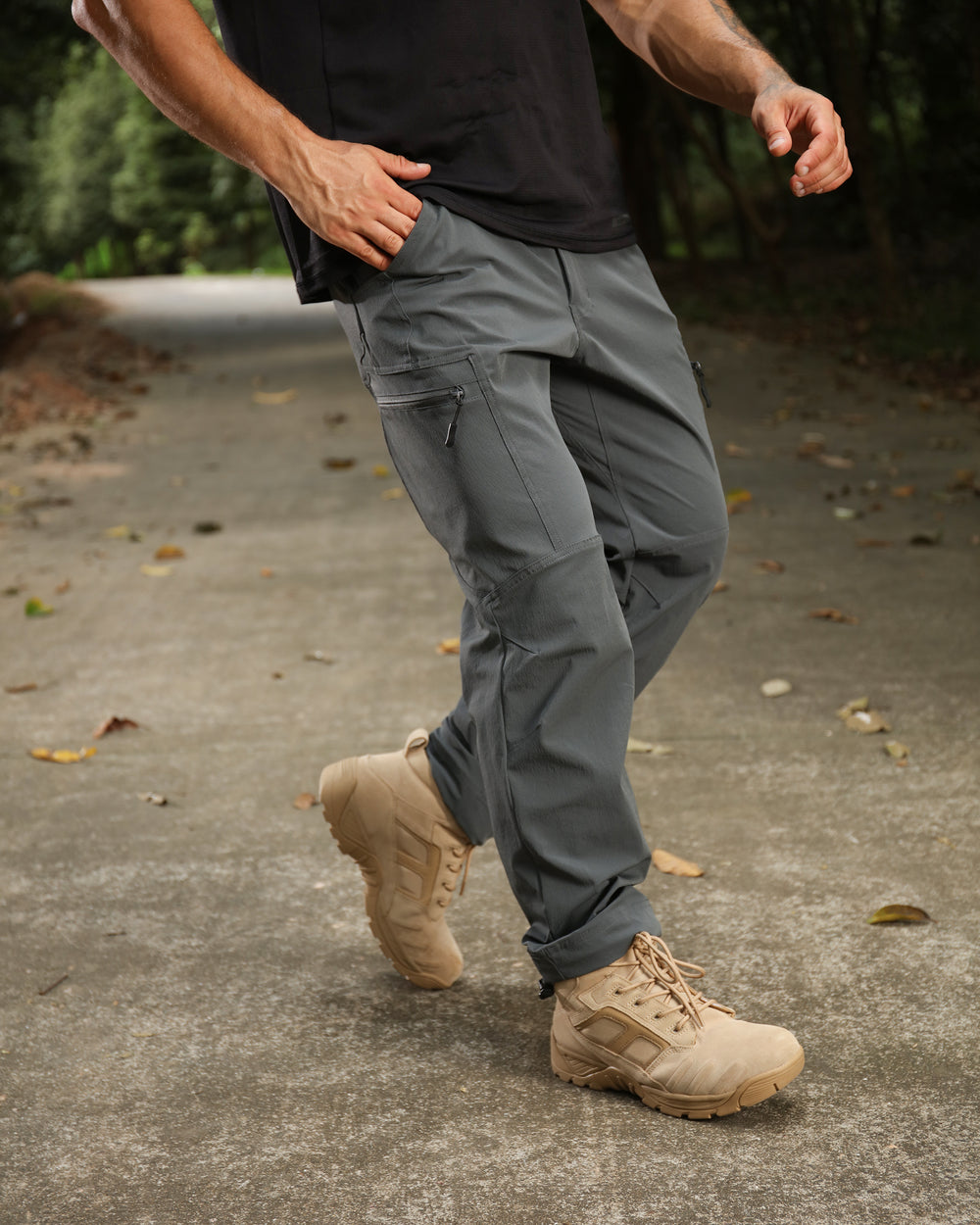 Men’s Lightweight Quick-Dry Outdoor Hiking Cargo Pants with Zip Pockets